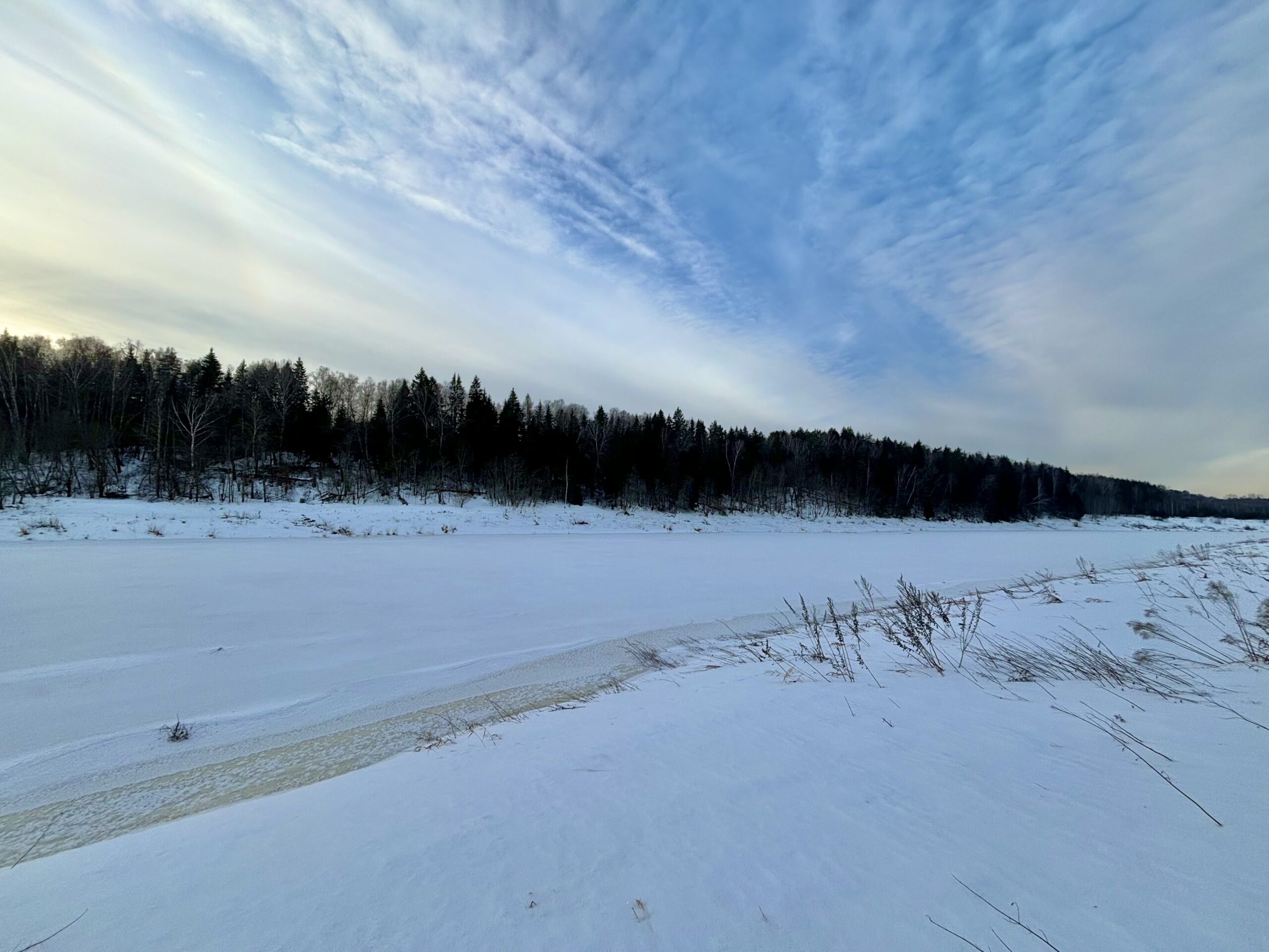 Фото река Угра зима в районе деревни Покров Калужская область