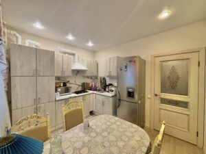 фото кухня Купить 2-х комнатную квартиру в Товарково Молодежный мкр., дом 9, Новый дом, квартира с евро ремонтом, мебелью и бытовой техникой