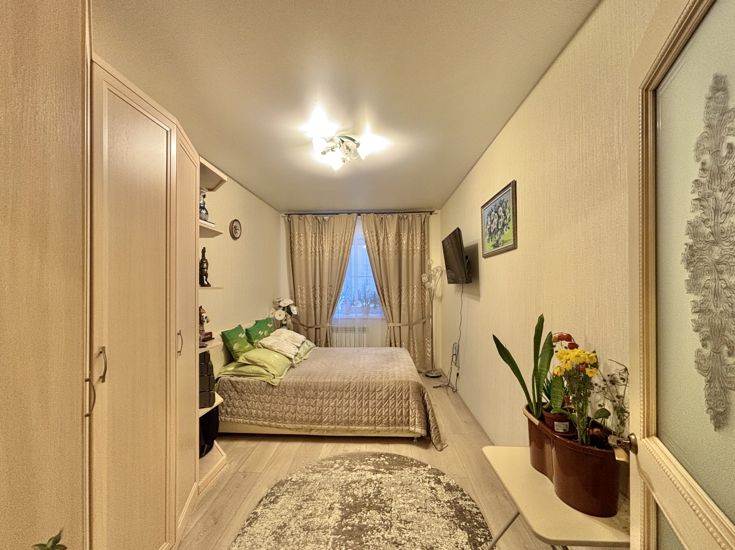 фото комната Купить 2-х комнатную квартиру в Товарково Молодежный мкр., дом 9, Новый дом, квартира с евро ремонтом, мебелью и бытовой техникой