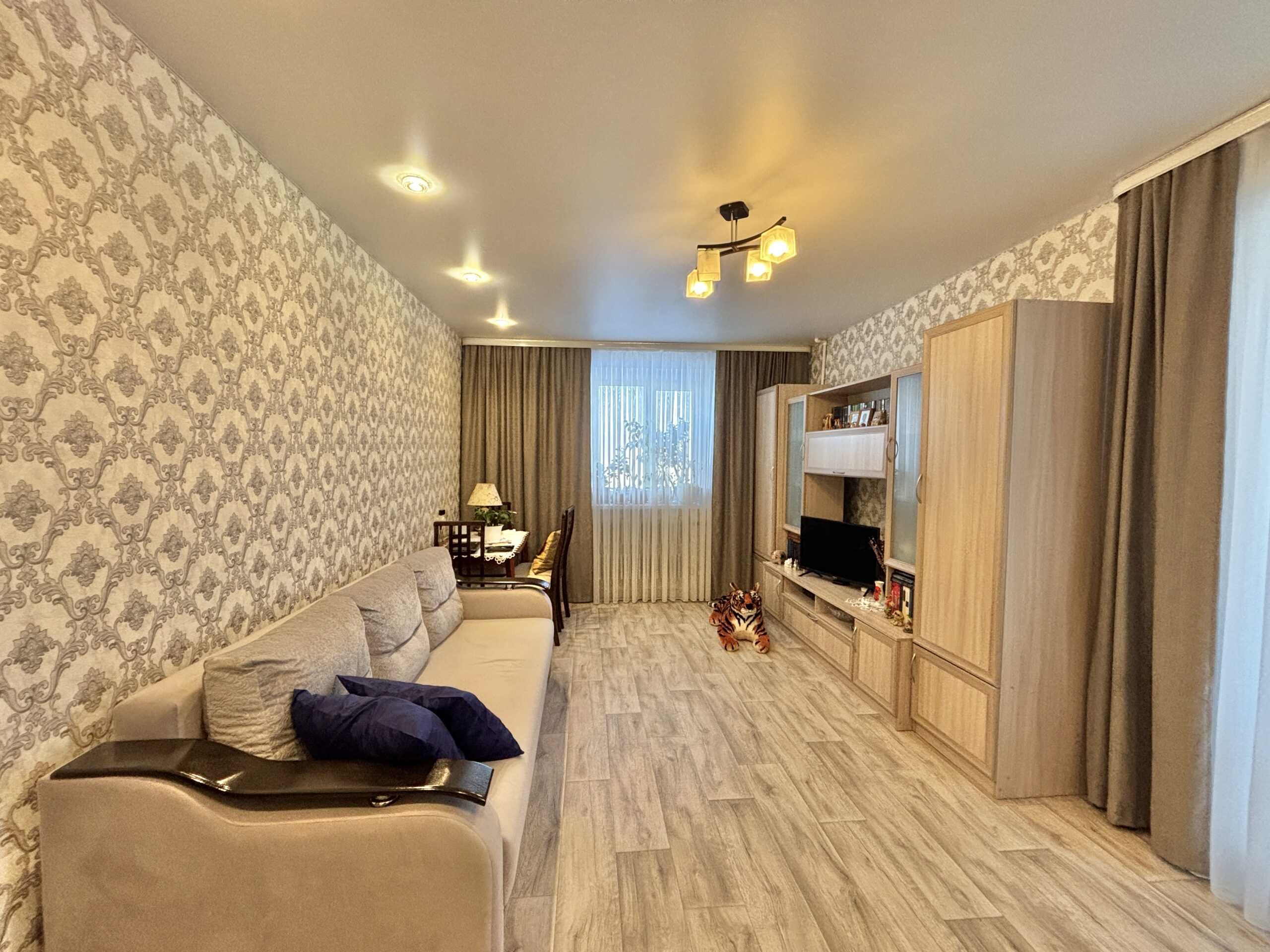 фото комната В поселке Товарково в Молодежном мкр можно купить квартиру за наличным, в ипотеку, или с материнским капиталом.